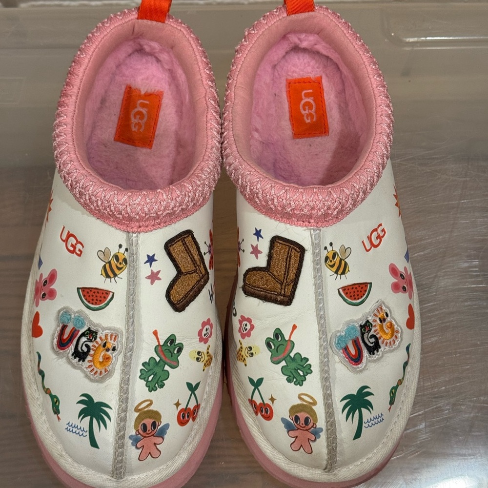Tazz Pop Sketch Ugg slipper